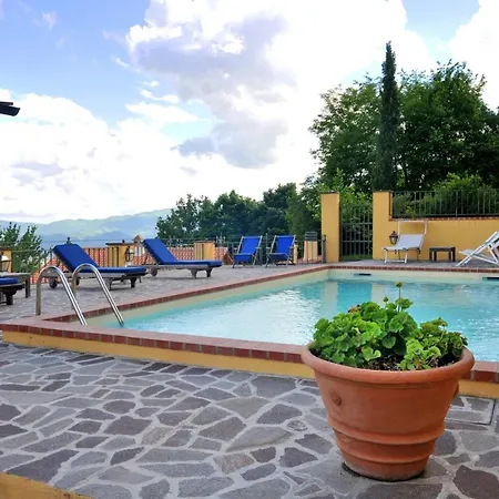 Cosy House In With Shared Pool Holiday home *