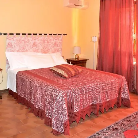 Casa de Férias Cosy House In With Shared Pool Gattaia