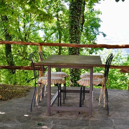 Cosy House In With Shared Pool *