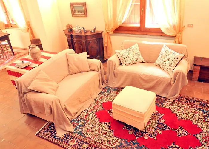 Cosy House In With Shared Pool *