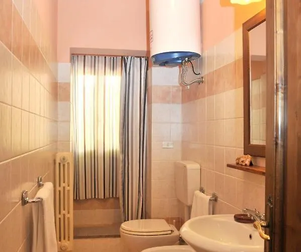 Cosy House In With Shared Pool Semesterbostad *